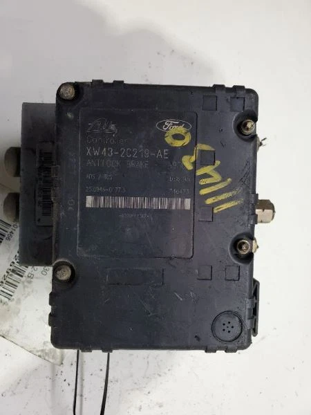 Lincoln LS 2000-2002, bomba de pieza de freno antibloqueo, n.º de parte: XW43-2C219-AE Foto 2 de 4