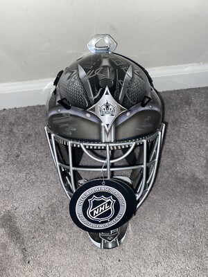 2022-2023 LOS ANGELES LA KINGS TEAM SIGNED LOGO HOCKEY GOALIE MASK COA  QUICK KOP