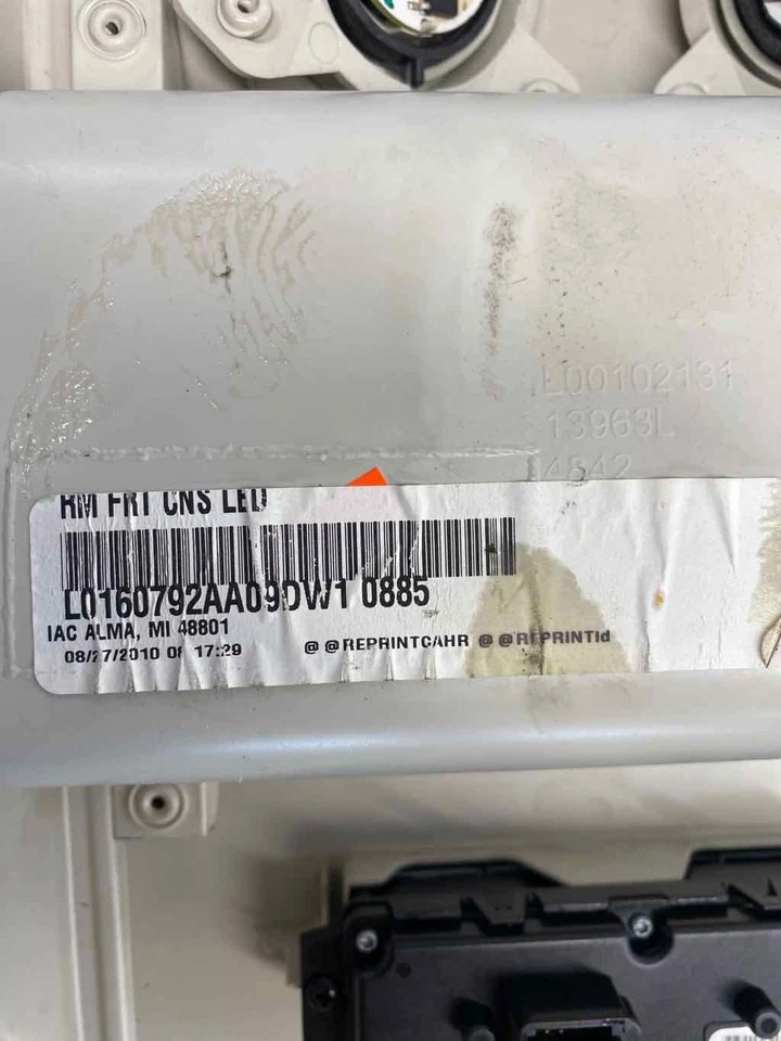 Used Front Upper Center Console fits: 2010 Volkswagen Routan roof Front Upper Gr Foto 3 de 4