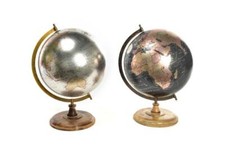 MAPPAMONDO "METALLIC" GRANDE CON BASE IN LEGNO  ASS. 33X30XH42CM ART.18850