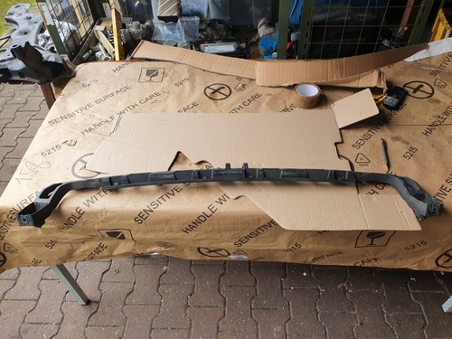 VW Passat Limousine B6 Halter Heckstoßstange Mitte 3C5807863 03,2005-09.2010