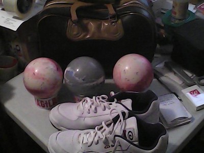 Duckpin Bowling BALLS with BAG , SHOES . . . APPROXIMATE  3lb. . . 6oz