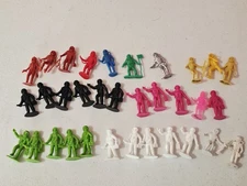 Tim Mee Galaxy Laser Team Vintage 1970's - Lot of 33 Figures White Green Red 
