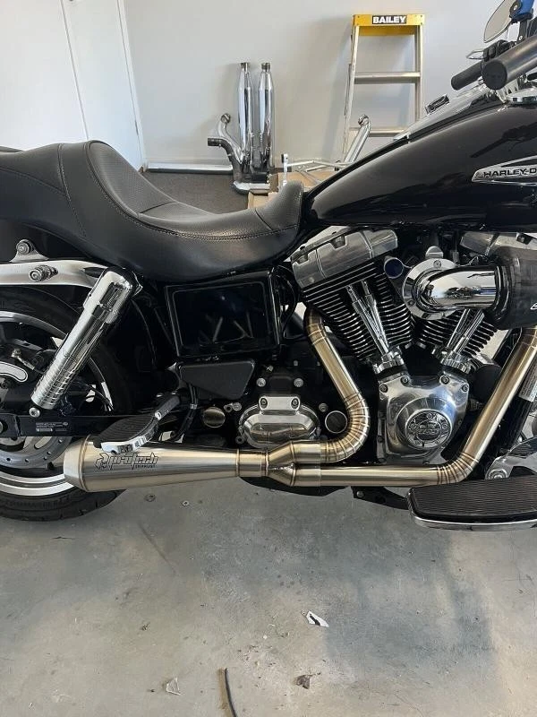 Sistema completo de escape 2-1 Harley-Davidson Dyna FLD Switchback Foto 3 de 3
