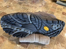 Merrell Moab 2 Vent Hiking Shoe Women’s size 8.5 Color stone.  New, Never Used