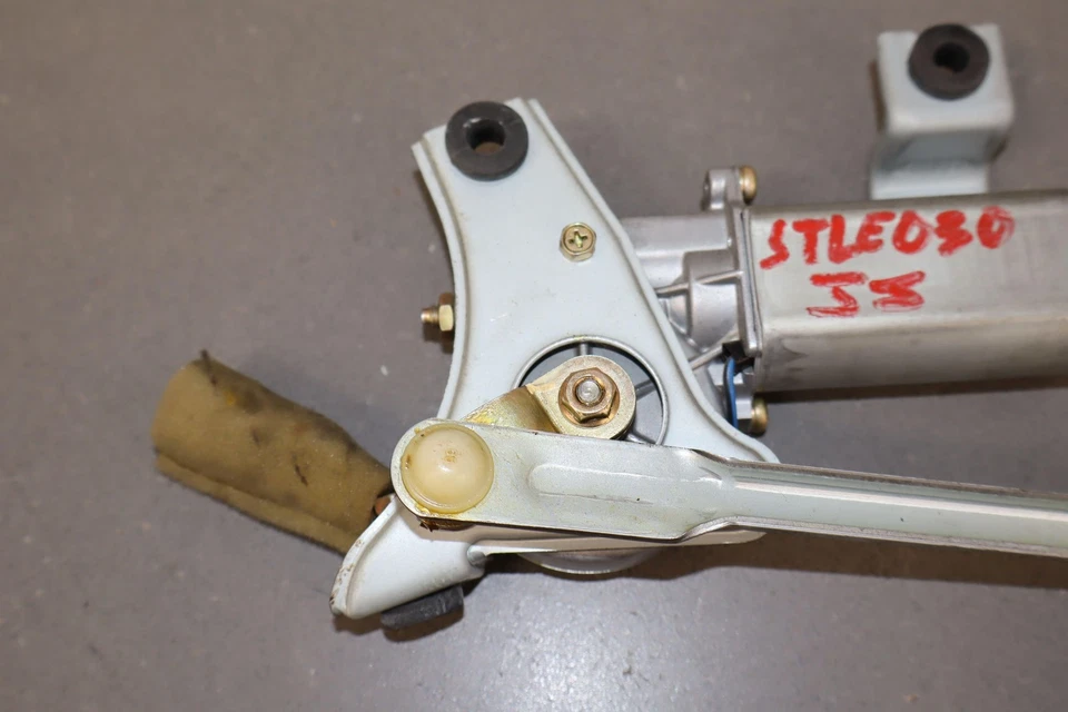 Motor y transmisión limpiaparabrisas trasero Lexus LX450 96-98 *probado* Foto 3 de 4