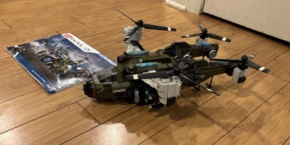 MEGA Construx Halo UNSC Frostraven vs. Decimus (built) - Image 2 of 4