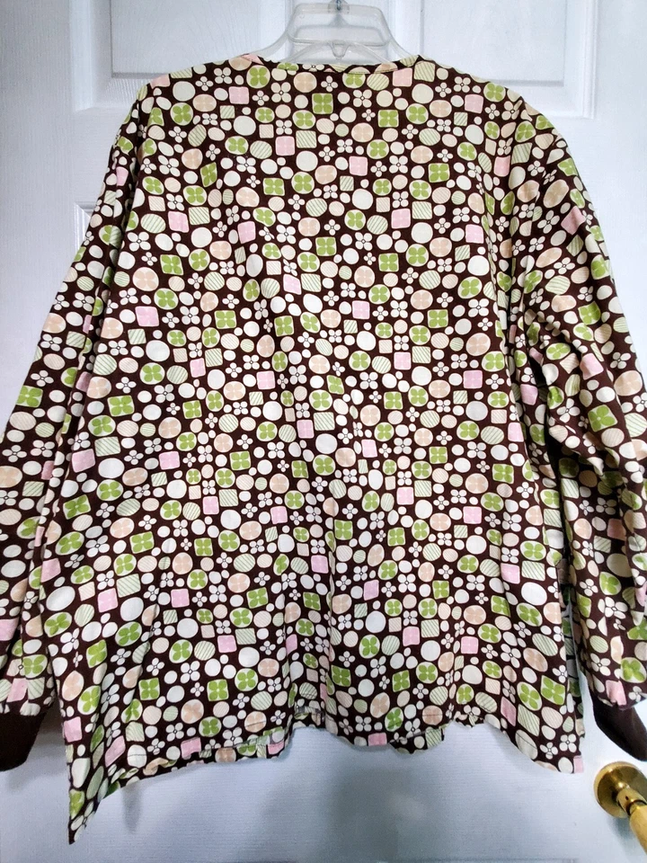 Scrub HQ Scrub Top size L-Brown/Lime Floral Snap-up-Chest 27.5"/L 28" - Image 2 of 4