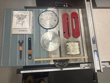 Delta 34-444 10 inch contractor table saw with mobile base