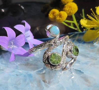 Ω Ring Schlange Sterling Silber 925 mit Peridot grün und Opal blau Gr 18,1