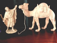 2 Große Krippenfiguren aus Holz; Kamel + Treiber "Entirely Hand Carved" Südtirol
