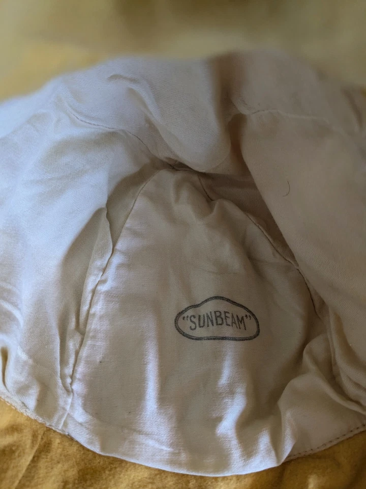 vintage 1960s 1970s does 1920s yellow bucket hat fleece art deco Foto 2 de 4