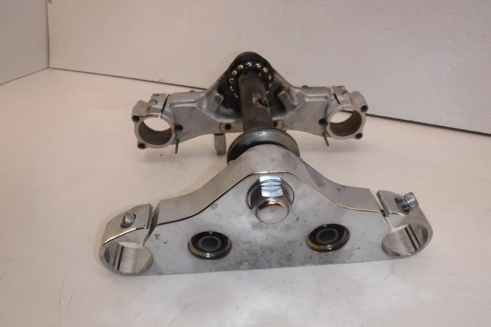 99-09 YAMAHA V STAR 1100 HORQUILLA DELANTERA ABRAZADERA SUPERIOR E INFERIOR TRIPLE ÁRBOL VÁSTAGO Foto 2 de 4