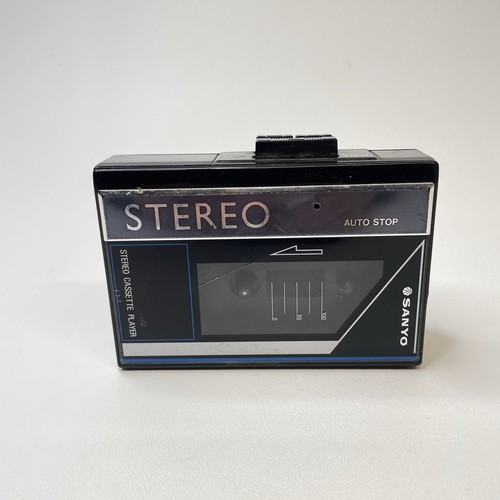 Vintage Sanyo Portable Stereo Cassette Player MGP9 - Thumbnail 4