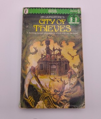 Fighting Fantasy: City of Thieves by Ian Livingstone. Puffin 1984 Copy