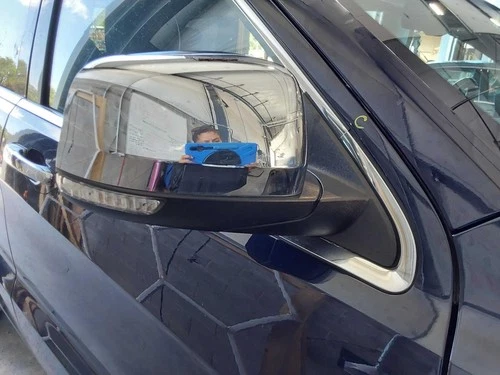 Used Right Door Mirror fits: 2016 Jeep Grand cherokee Power heated w/memory turn