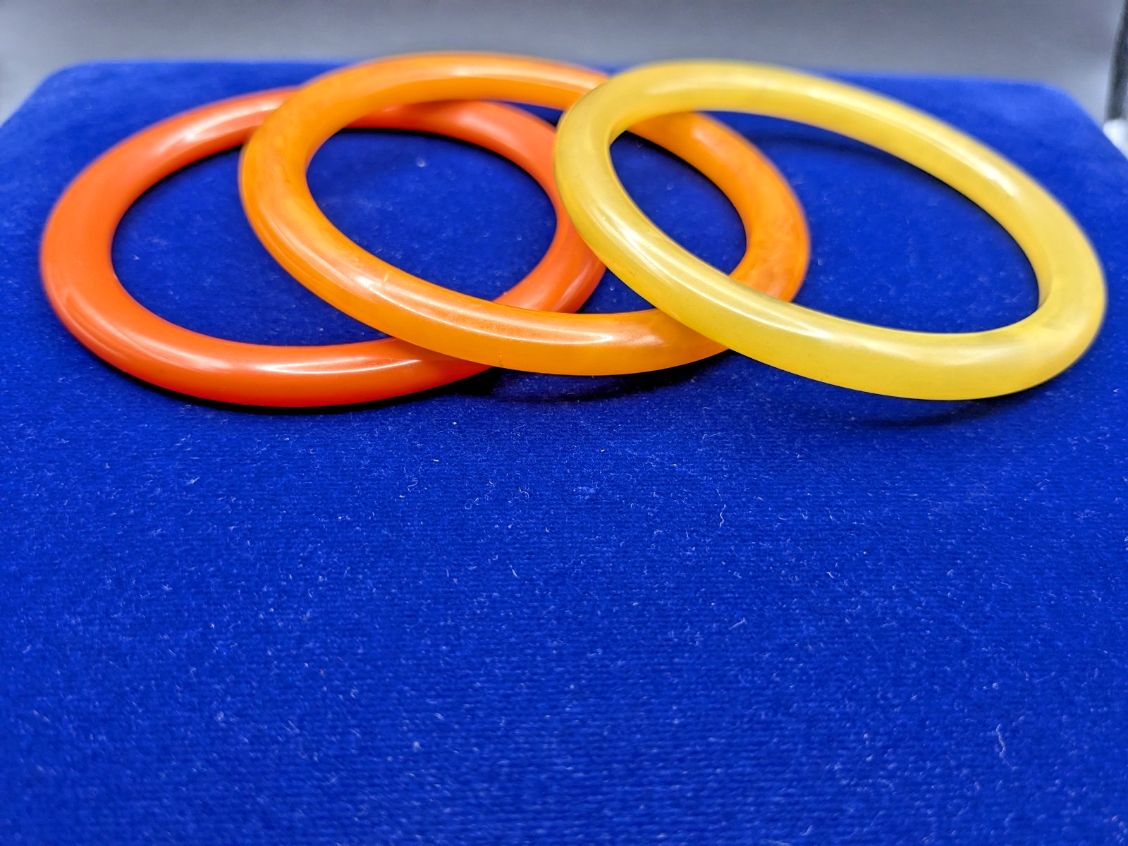 Bakelite Stacking Spacer Bangles Set Marbled Oran… - image 3