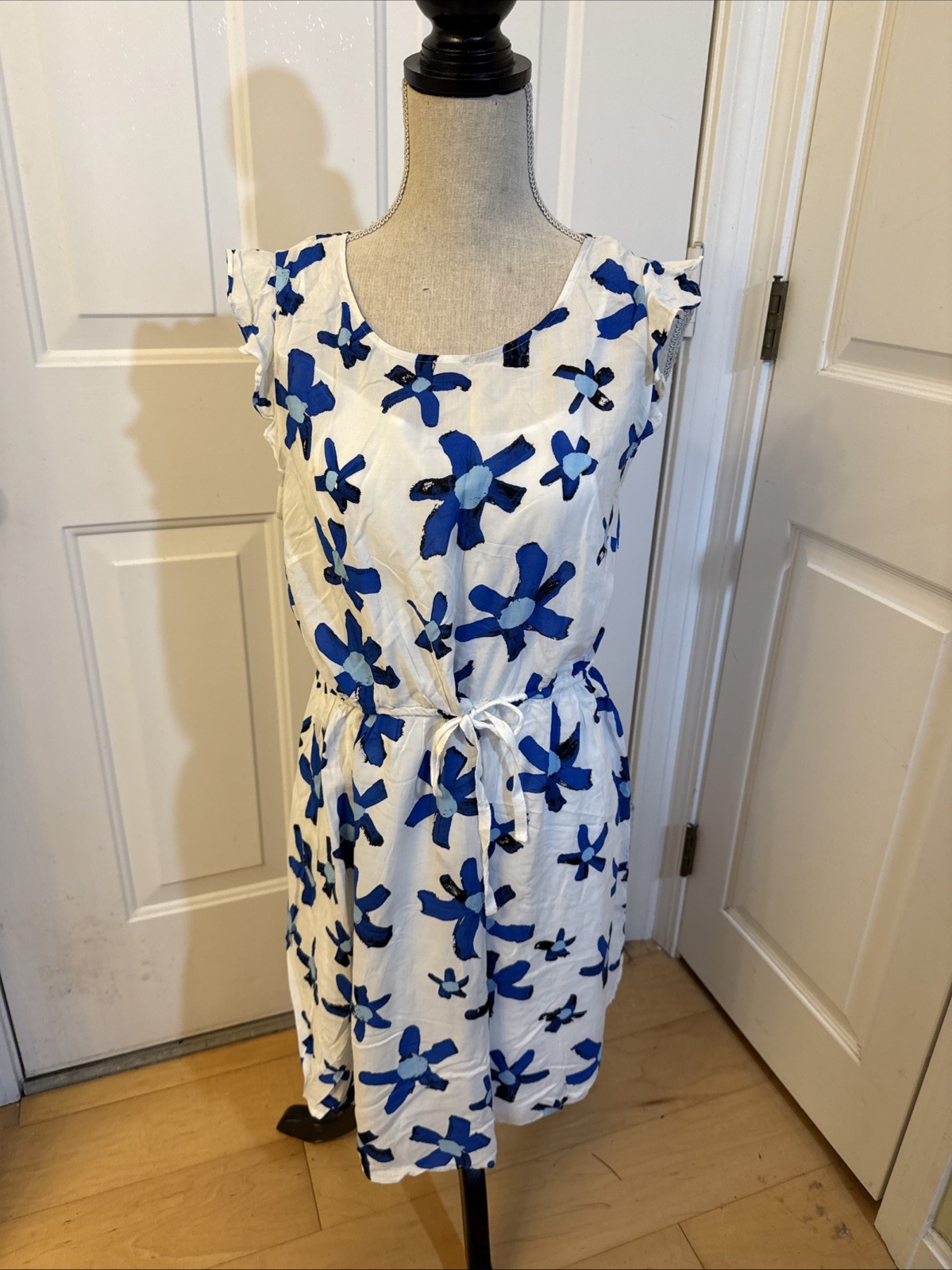 SUMMER SUNDRESS Kensie Blue Daisies White sleeveless Floral Dress Women’s Size L-image