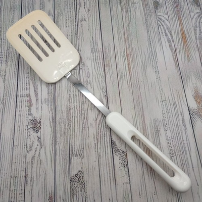 #ad Vintage Bonny White Nylon Slotted Spatula Turner Flipper Plastic Handle USA $19.99