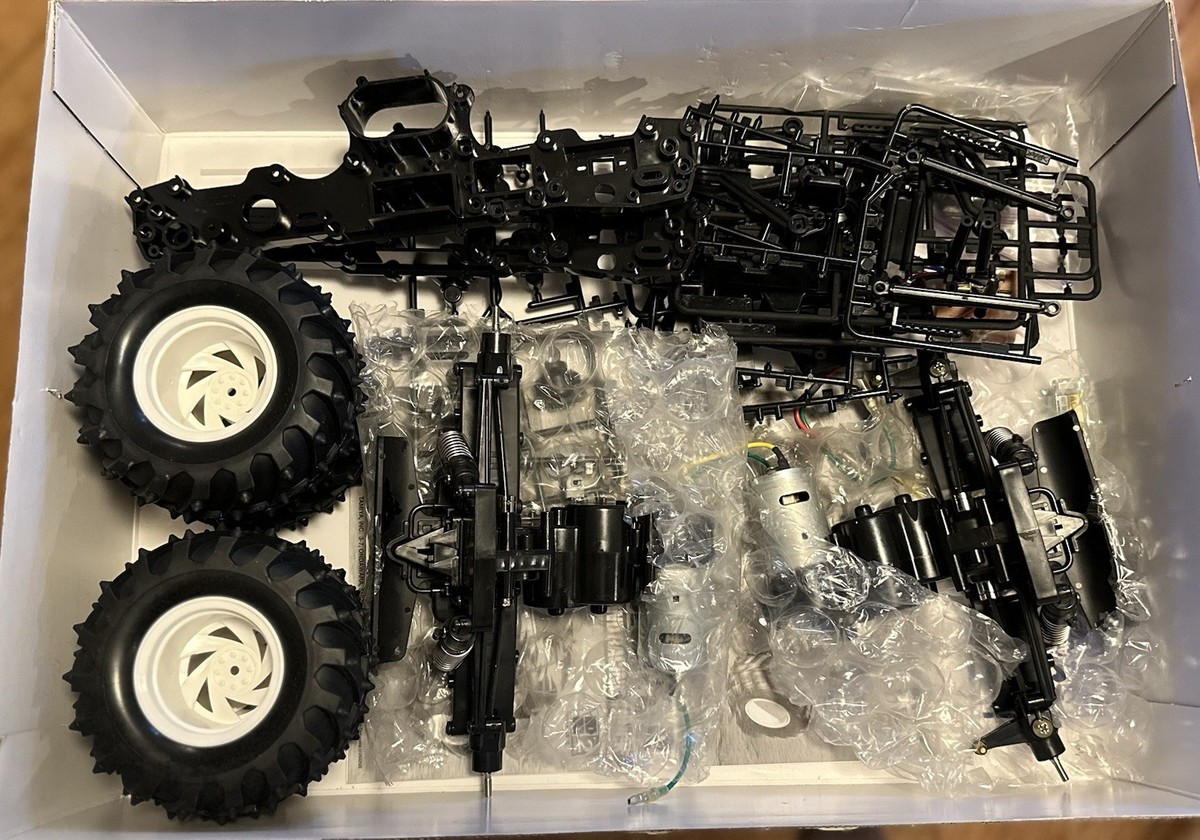 Tamiya Twin Detonator 1/10 Scale RC Twin-Motor 4WD Racing