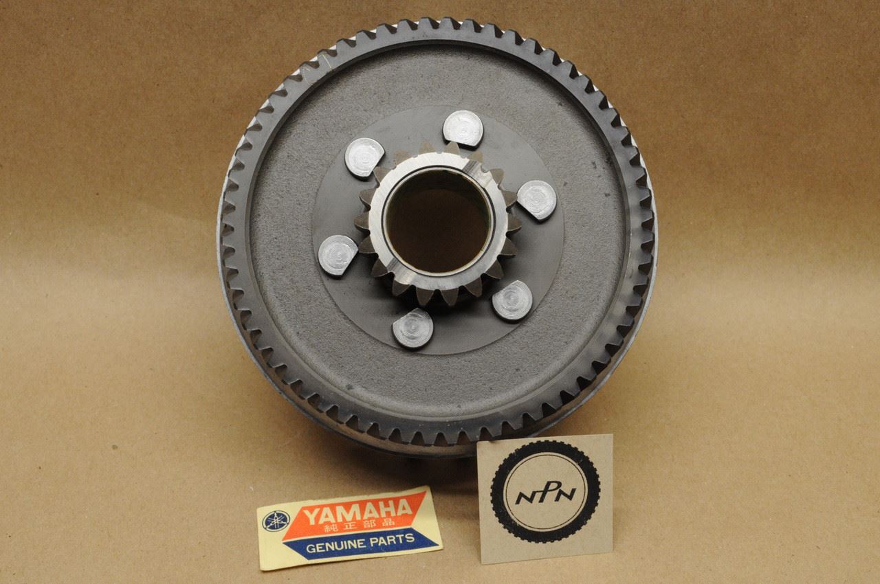 NOS Yamaha IT250 IT400 IT425 YZ250 YZ400 Primary Clutch Basket Gear 2K7