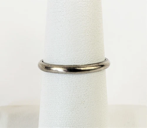 Vintage Sterling 925 Solid Silver 2mm Narrow Band Ring 5.75 size Singed