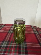 Vintage LE Smith Green Moon And Stars Single Salt Or Pepper Shaker *chip*