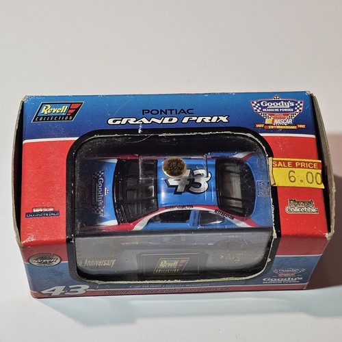 Lot Of Two Revell 1997 Bobby Hamilton #43 Goody's Pontiac 1/64 NASCAR diecast - Picture 10 of 14