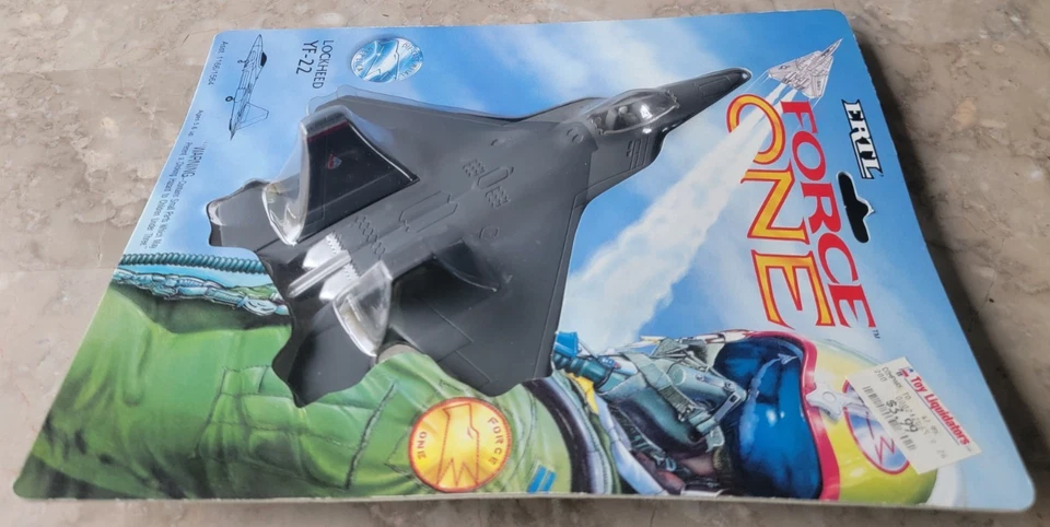 VINTAGE NEW 1993 ERTL FORCE ONE DIECAST USAF LOCKHEED YF-22 STEALTH ATF NIP - Image 3 of 4