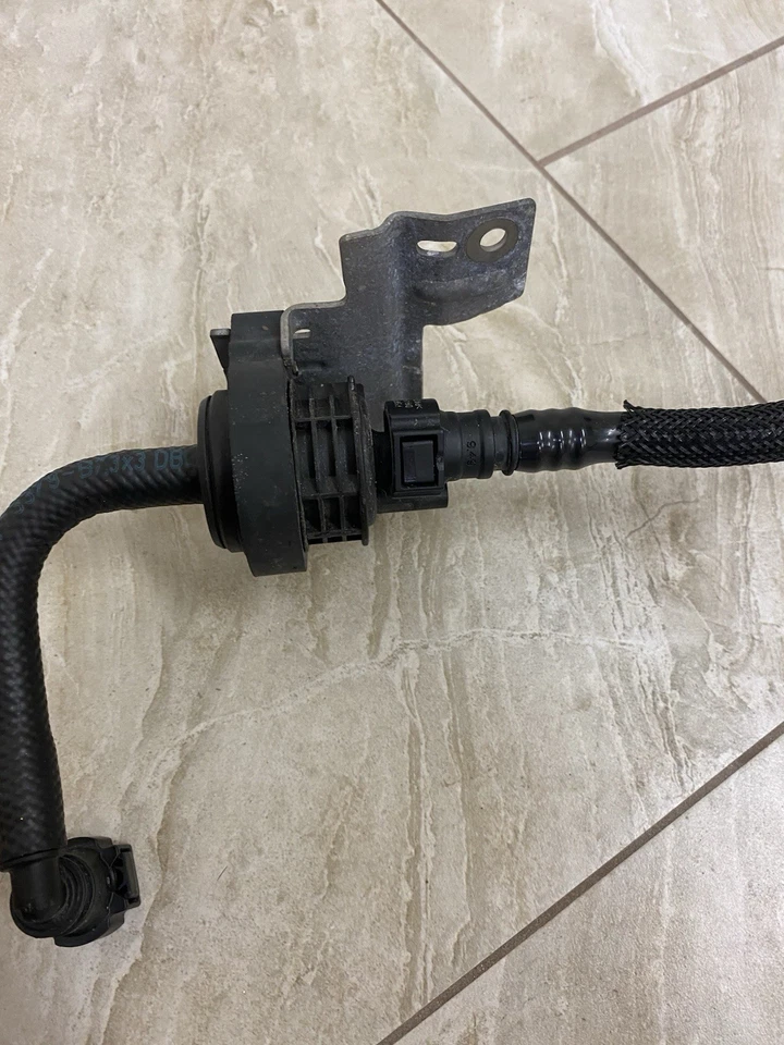 18-23 MERCEDES BENZ C300 E300 CONTROL DE PURGA ACEITE VÁLVULA VACÍO SOLENOIDE CON LÍNEA OEM Foto 3 de 4