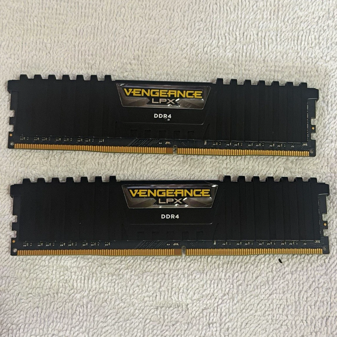Corsair PC4-17000 (DDR4-2133) Bus Speed DDR4 SDRAM Memory (RAM