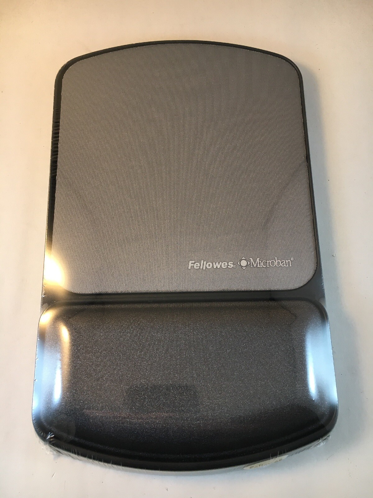 New Fellowes Wrist Support W/ Microban Protection Graphite/Black 9175101 Sealed