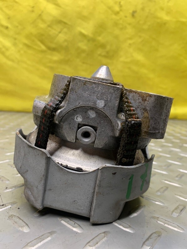 05 06 07 08 09  Bentley Continental Flying Spur Front RH Engine Mount 3W0199381M