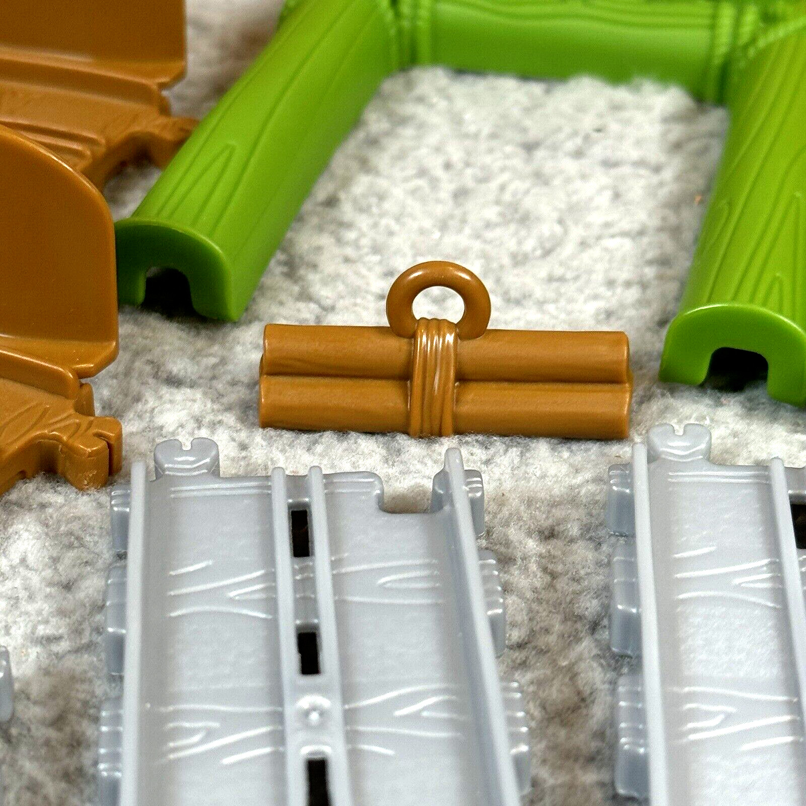 Thomas & Friends Train Crane Track Set Engine Track Structures Limited Lot 32