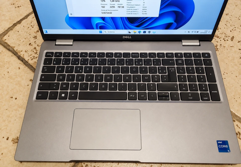 Dell Latitude 5540 · i5-1335U · 16GB · 240GB, photo 2 sur 5