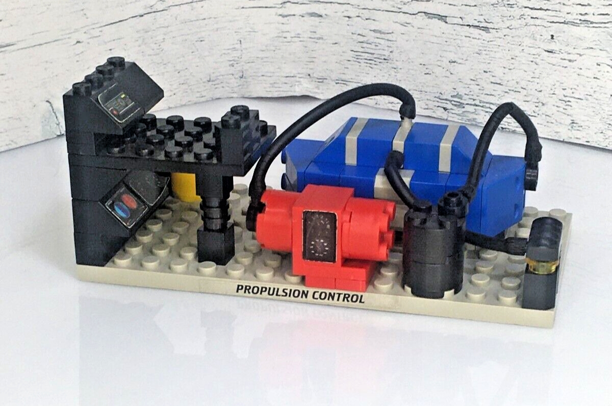 Vintage Mega Bloks Pro Builder Sea Wolf submarine #9775: Propulsion Control