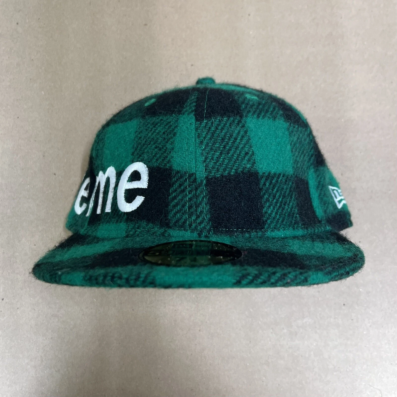 2007 Supreme New Era Buffalo chapeau à carreaux logo latéral vert 7 1/4 57,7 cm 59fift