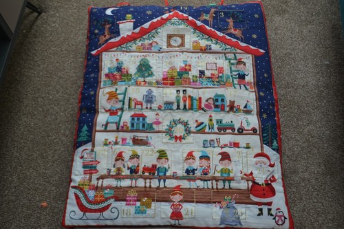 HANDGEMACHTE STOFF ADVENTSKALENDER & STRÜMPFE/QUILTS - Bild 28 von 42
