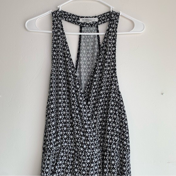 BCBGeneration Black & White Pattern Sleeveless Ju… - image 5