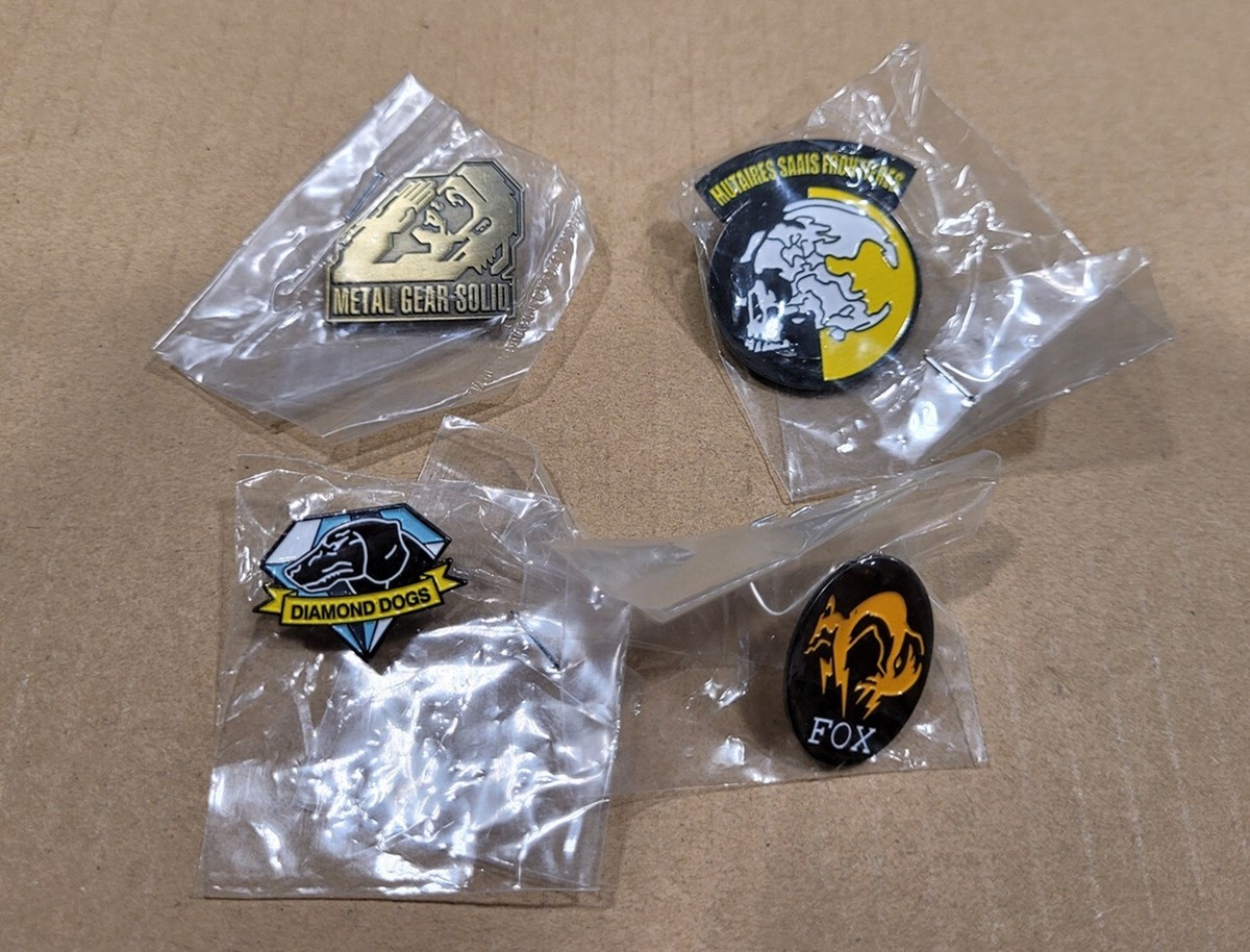 L GEAR SOLID PIN ピンズ　ピンバッジ METAL GEAR SOLID - Codec Lenticular Pin Set - Fangamer