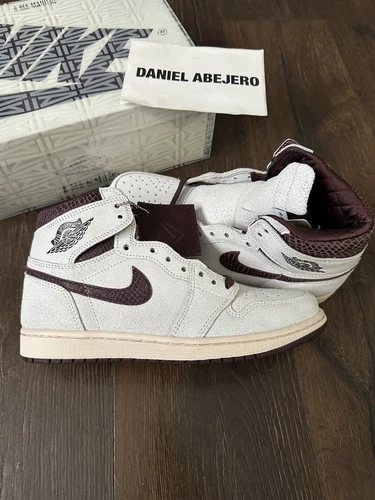 Size 9.5 - Jordan 1 OG x A Ma Maniere High Airness