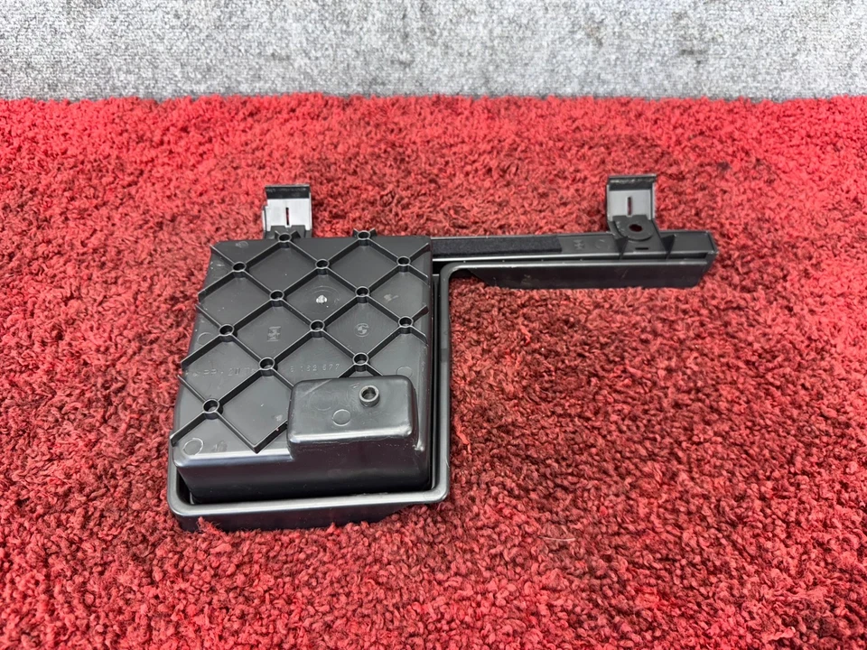 Bandeja de almacenamiento lateral trasero izquierdo BMW 1999-2006 E46 OEM 121K Foto 4 de 4