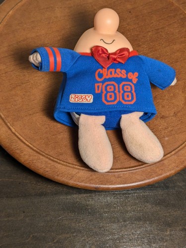 Juguete de peluche Ziggy "Clase de 88"! De colección. Graduación Coleccionable! 5 pulgadas - Imagen 9 de 15