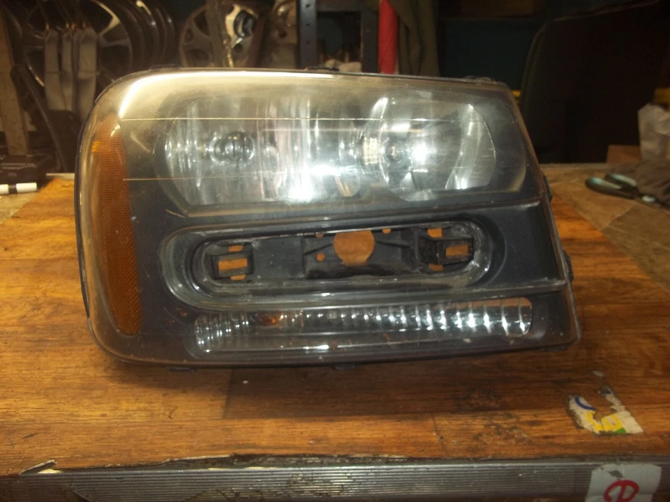Conjunto de faros delanteros derecho pasajero Trailblazer 2002-2009 OEM Foto 2 de 4