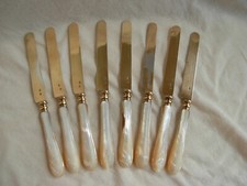 CARDEILHAC,SERIE DE 8 COUTEAUX A DESSERT,ARGENT ET NACRE,EPOQUE 19ème.