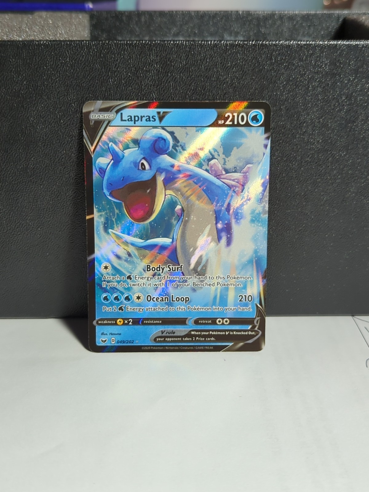 HOLO Lapras V 049/202  - Sword Shield Base Pokemon Card  NM/LP