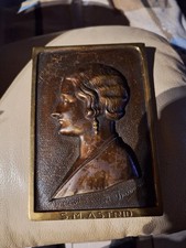 Catre En Bronze  De La Reine  ASTRID