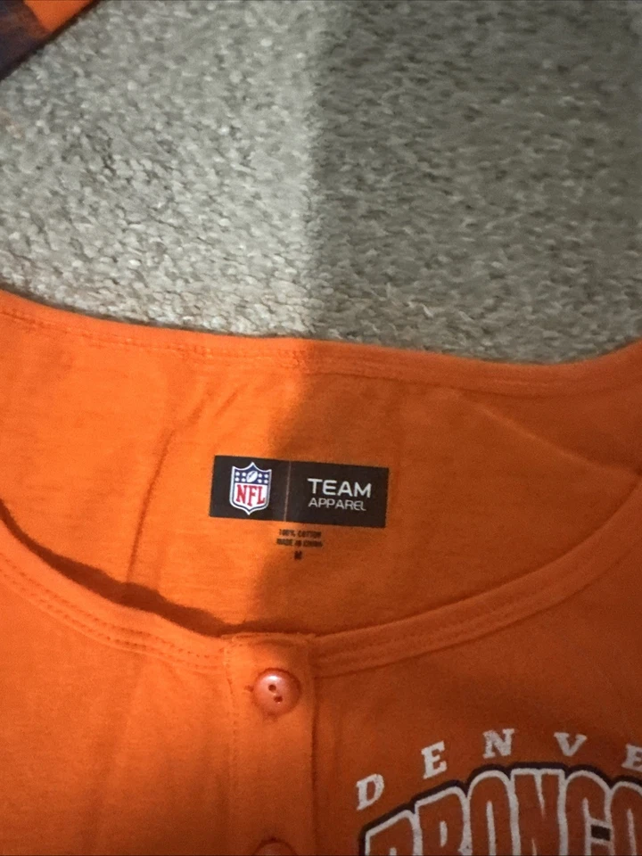 Denver Broncos Button Down Shirt Women’s Size Medium. New In Bag With Tags - Image 3 of 4