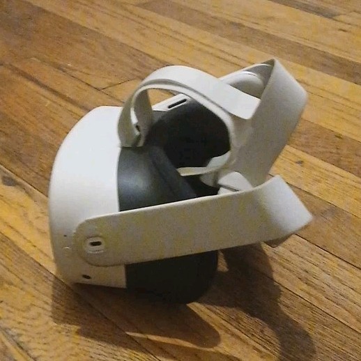 Meta Quest 2 White Plastic Standalone VR Headset with Controllers, Model Quest 2