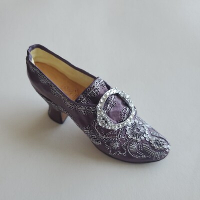 Just The Right Shoe by Raine ''M. W. Wedding Shoe'' Willitts Item #25410 - 2000